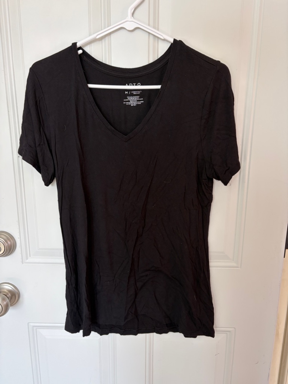 Apt. 9 Black V-Neck Short Sleeve Tee